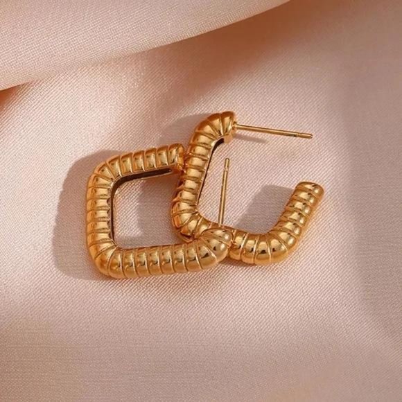 New Geometric 18K Gold Minimalist Hoop Earrings, NICE EARRINGS, CUTE EARRINGS - Picture 2 of 8